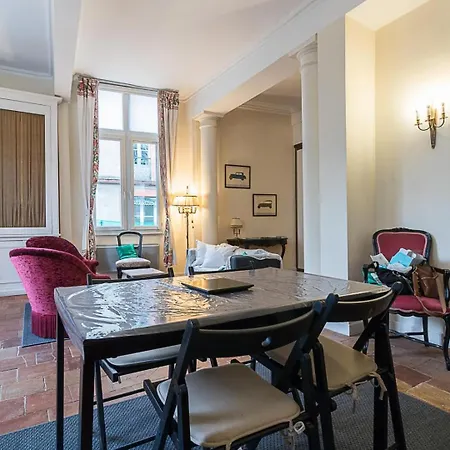 Apartment Le Logis De Sainte-Scarbes *