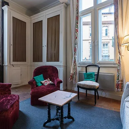 Apartment Le Logis De Sainte-Scarbes *